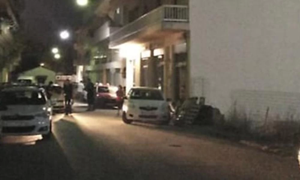 Άργος : Έσκυψε να δει το αυτοκίνητό του και έπεσε από τον τρίτο όροφο!
